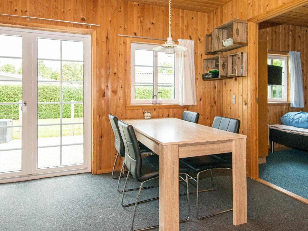 4 Person Holiday Home In Ansager Zimmer foto